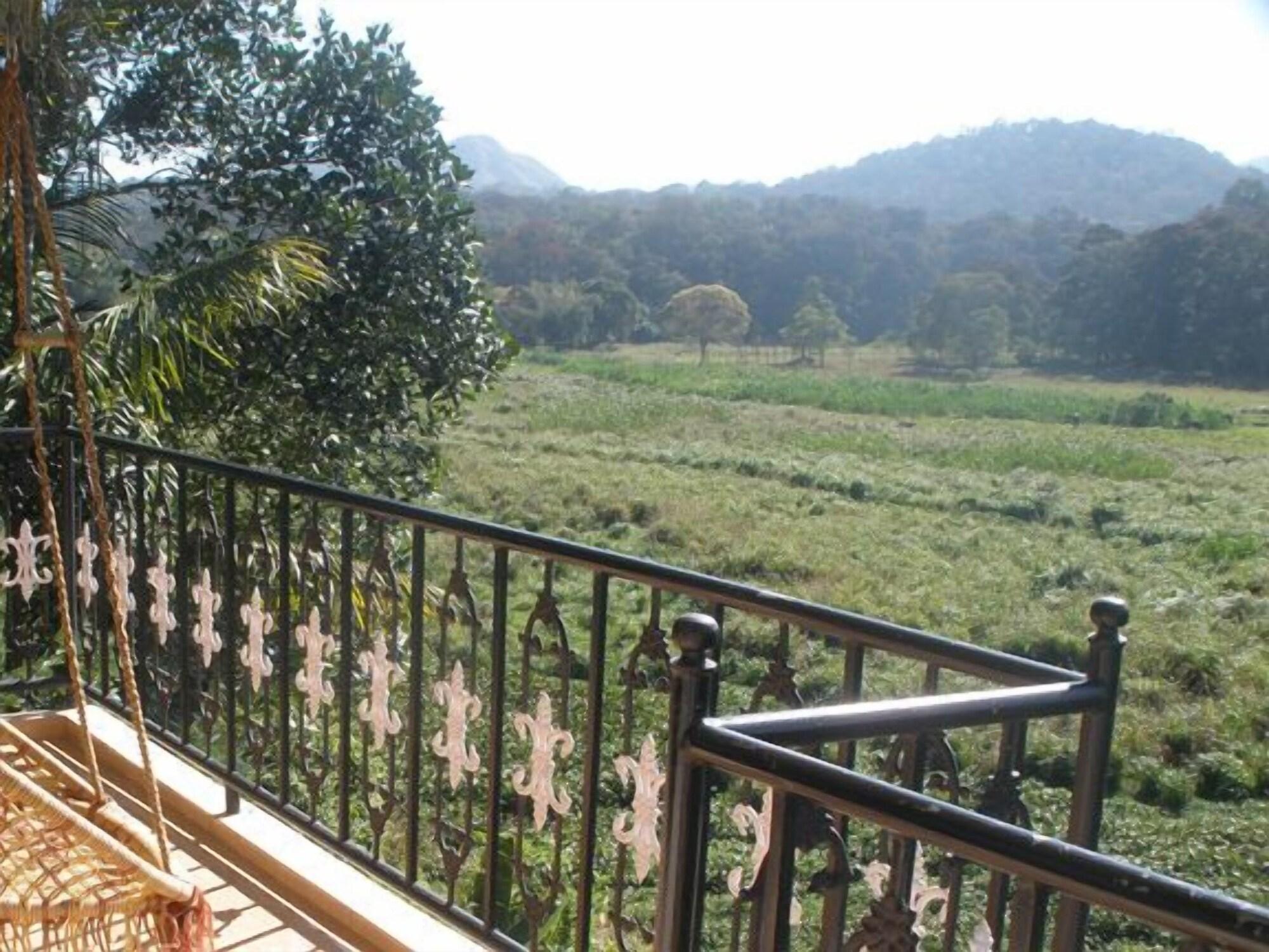 Jungle Palace Homestay Thekkady Eksteriør bilde