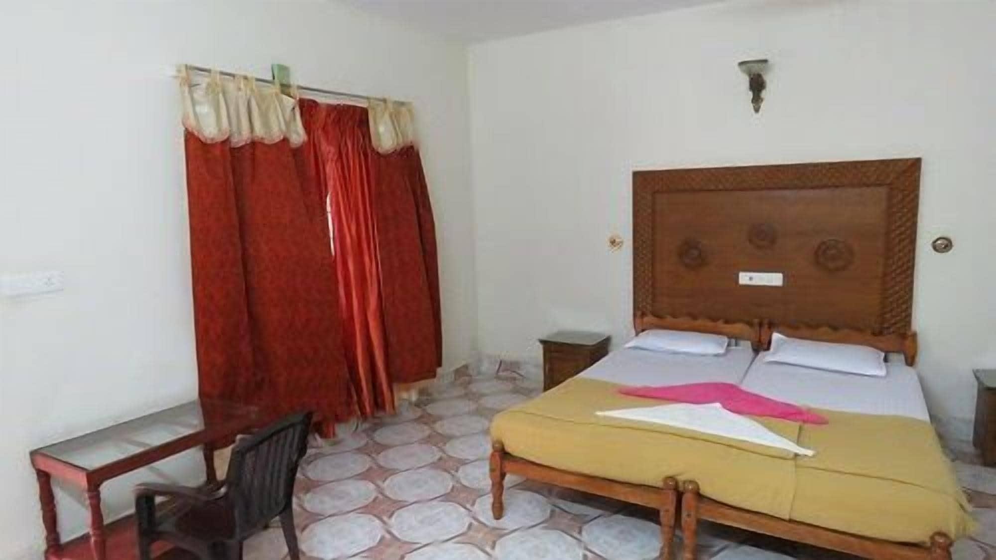 Jungle Palace Homestay Thekkady Eksteriør bilde