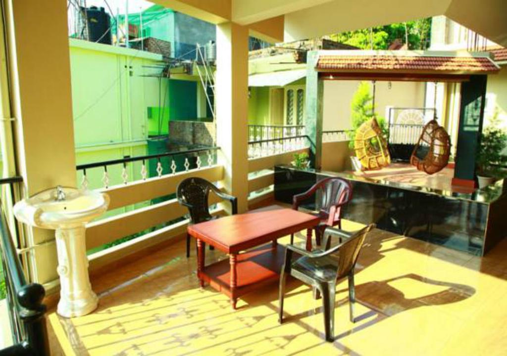 Jungle Palace Homestay Thekkady Eksteriør bilde