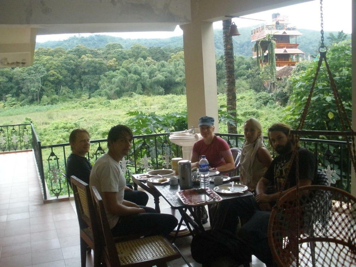 Jungle Palace Homestay Thekkady Eksteriør bilde